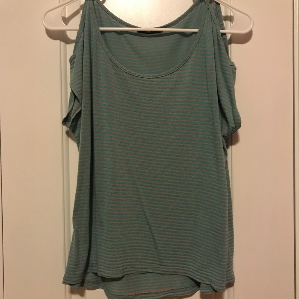 Open shoulder top